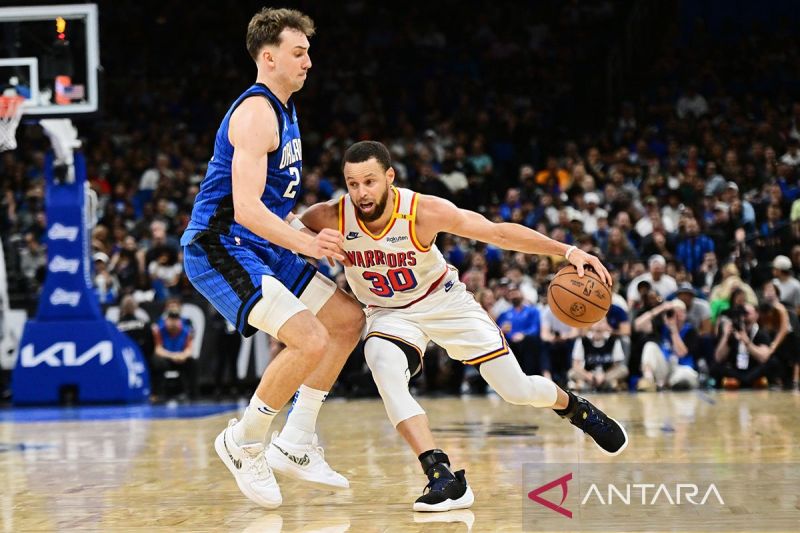 Steph Curry cetak 56 poin, Warriors tundukkan Magic 121-115