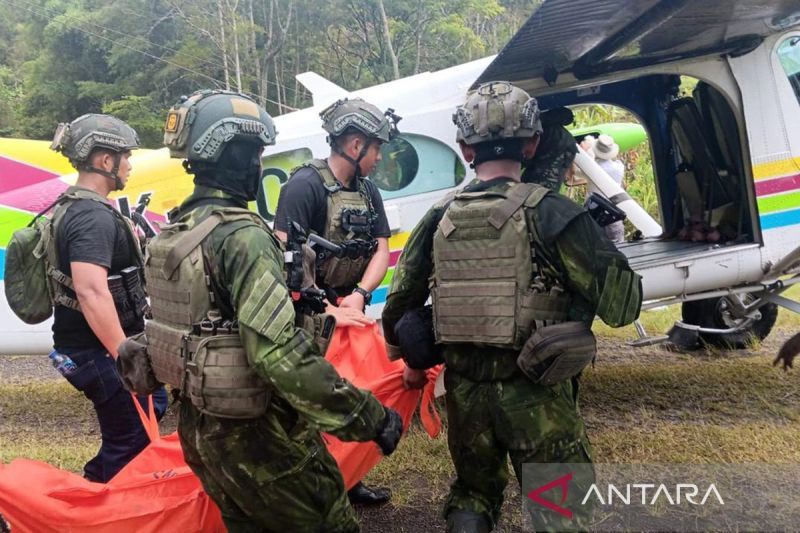 Satgas Habema berhasil evakuasi guru korban OPM di Distrik Anggruk