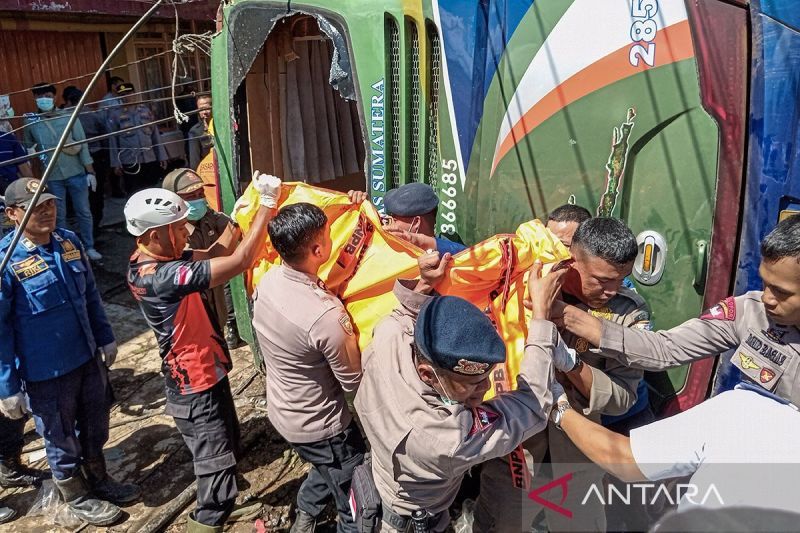 Kecelakaan maut bus ALS di Padang Panjang, Kapolda: 12 orang tewas