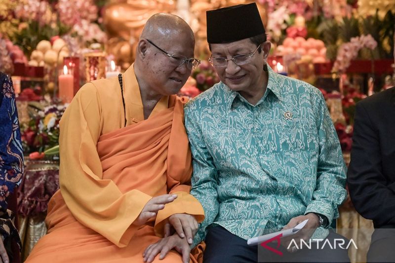 Menag: Waisak momentum tanam kebajikan dan perdamaian dunia