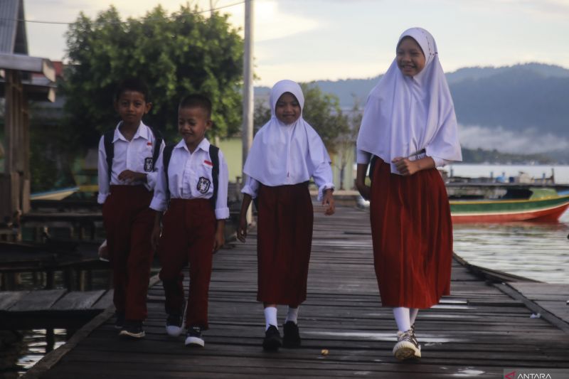 Komisi X minta Dedi Mulyadi kaji ulang kebijakan sekolah pukul 06.00
