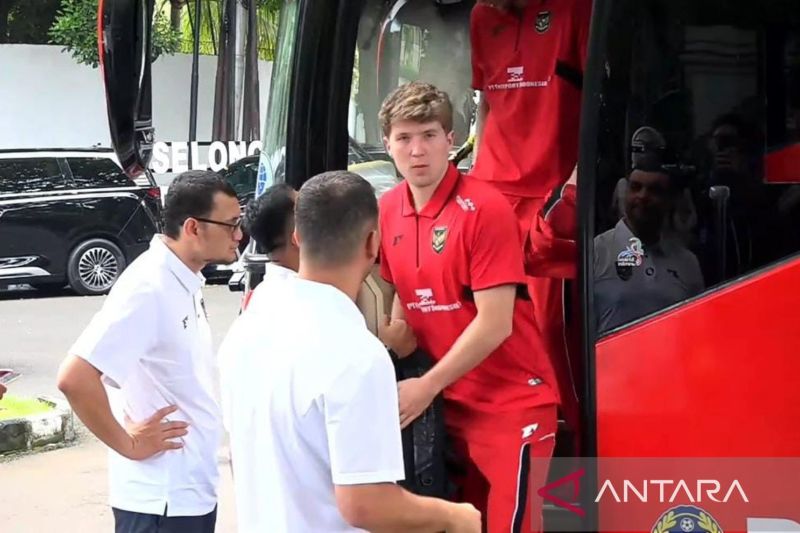 Ole Romeny cs hingga Patrick Kluivert temui Prabowo di Kertanegara