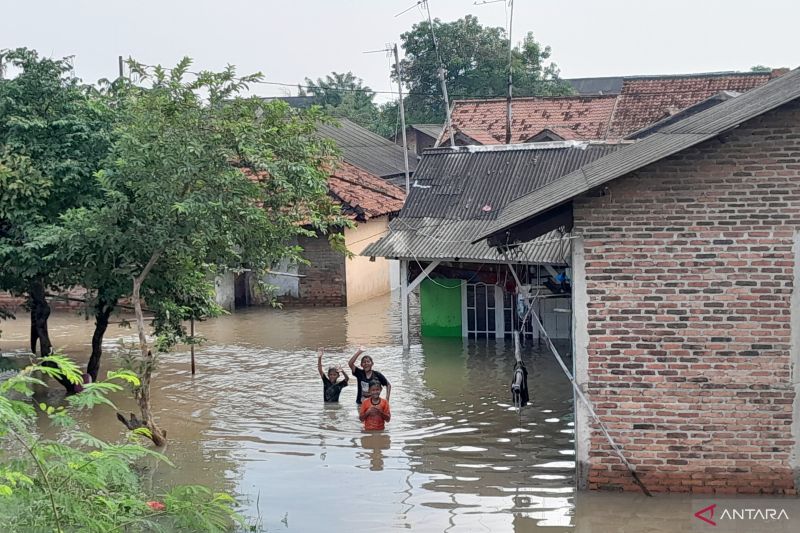 23 desa di Kabupaten Bekasi terdampak banjir hingga semeter