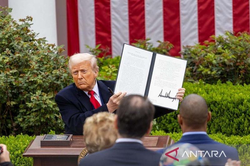 Trump akan umumkan tarif baru untuk 12 negara pada Senin