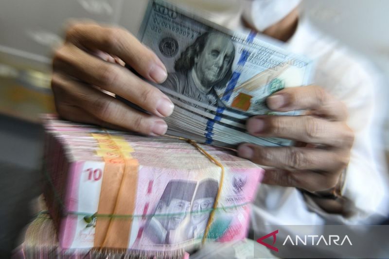 Rupiah menguat seiring kesepakatan resmi tarif AS terhadap Indonesia