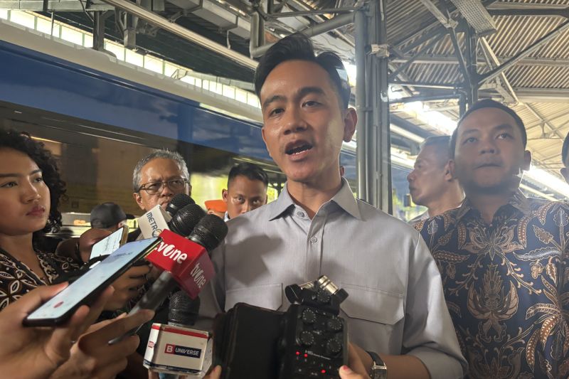 Soal gerbong perokok, Gibran sebut ruang laktasi bayi lebih prioritas