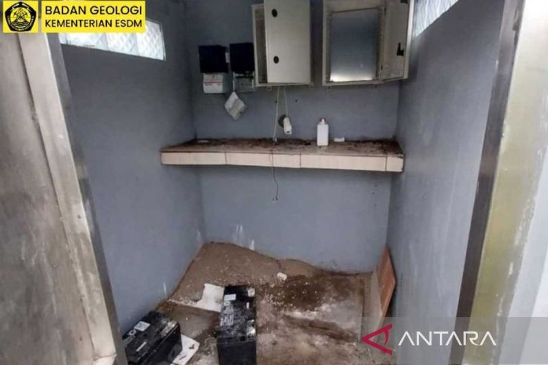 Alat pemantau Gunung Kelud seharga Rp1,5 miliar dicuri