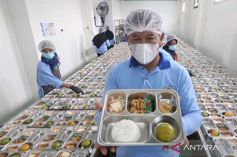 SPPG berstandar sanitasi dan kesehatan diluncurkan di kawasan ponpes Kediri