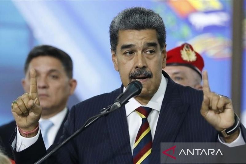 Trump ancam tembak jatuh jet Venezuela, Maduro sebut akan melawan