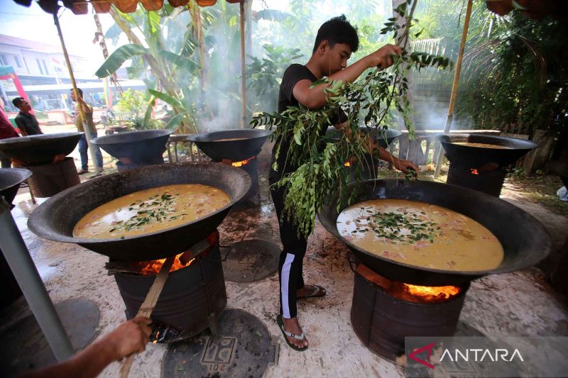 Sambut Maulid Nabi dengan Tradisi kuah beulangong kenduri di Aceh