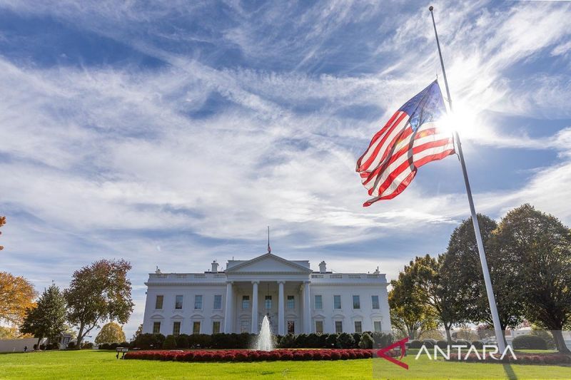 Protes di luar Gedung Putih, demonstran minta Trump dicopot