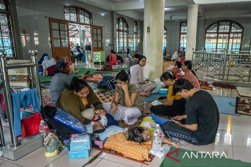 Lebih dari 1.600 warga Jakarta masih mengungsi karena banjir