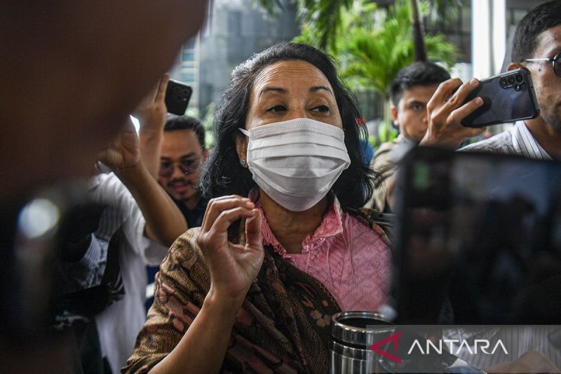 KPK periksa mantan Menteri BUMN Rini Soemarno pada kasus jual beli gas