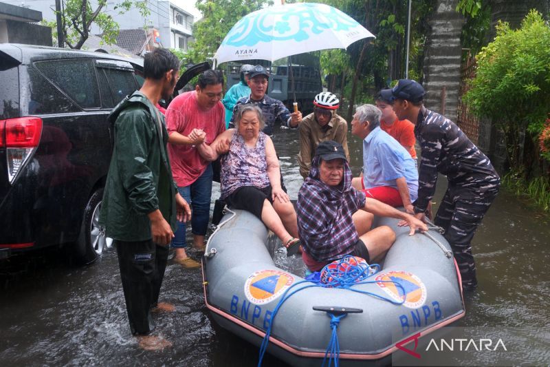 Hujan deras 4 hari beruntun, banjir rendam permukiman di Denpasar
