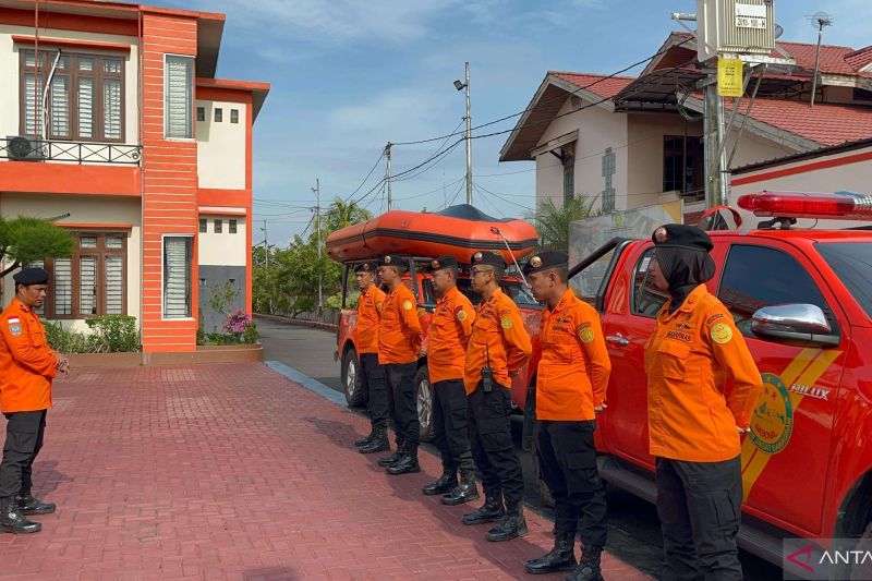 SAR Pontianak kerahkan 20 personel cari helikopter hilang di Sekadau