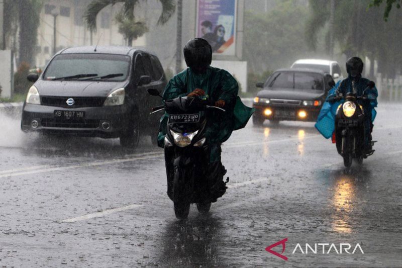 Sabtu, BMKG: cuaca di kota-kota besar berpotensi diguyur hujan