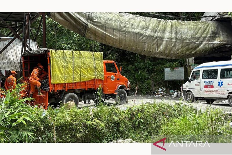 Ledakan dalam terowongan di India tewaskan 25 pekerja