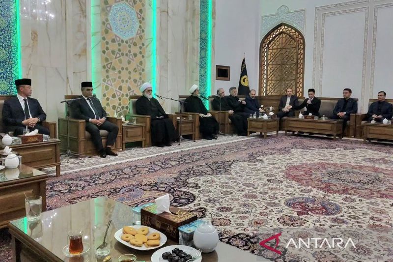 Menlu RI berikan penghormatan terakhir pada Ali Khamenei