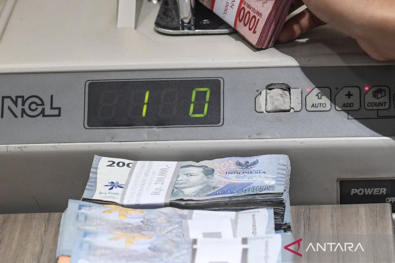 Rupiah menguat dipengaruhi posisi cadev Indonesia yang meningkat