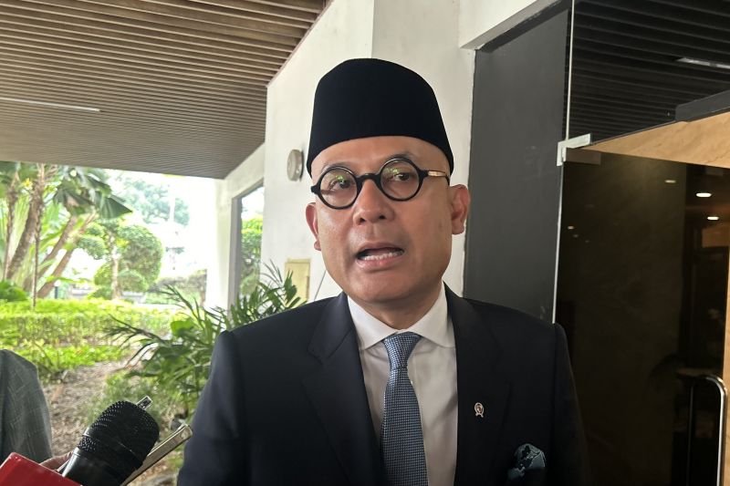 Menlu Arrmanatha: Politik luar negeri RI tetap selaras arahan Prabowo