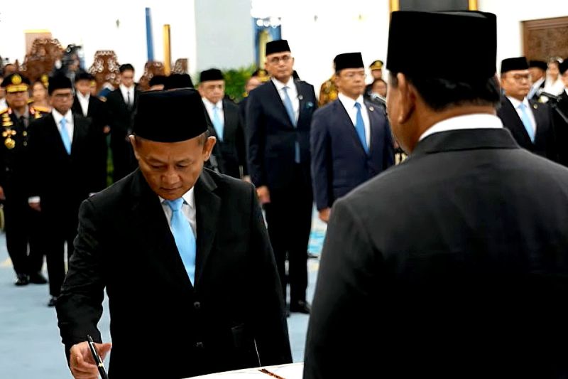Prabowo lantik Sarmuji jadi Menteri Perindustrian